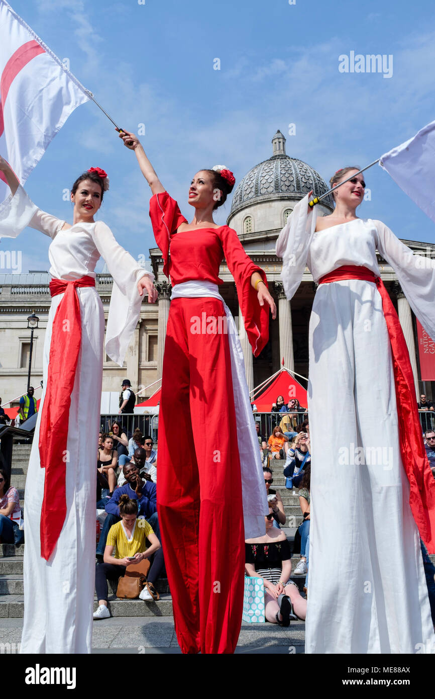 Londres, Royaume-Uni. 21 avril 2018. Fête de Saint George, patron de l'Angleterre a célébré à Trafalgar Square, Londres, UK Banque D'Images