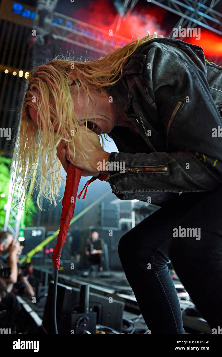 Las Vegas, Nevada, USA, le 20 avril 2018.Le chanteur pour le groupe sous serment sur scène le 1er jour de la deuxième édition annuelle de Las Stique a 2 jours , heavy metal music festival tenu à la Centre-ville de Las Vegas Events Center. Crédit de photo : Ken Howard Images Banque D'Images