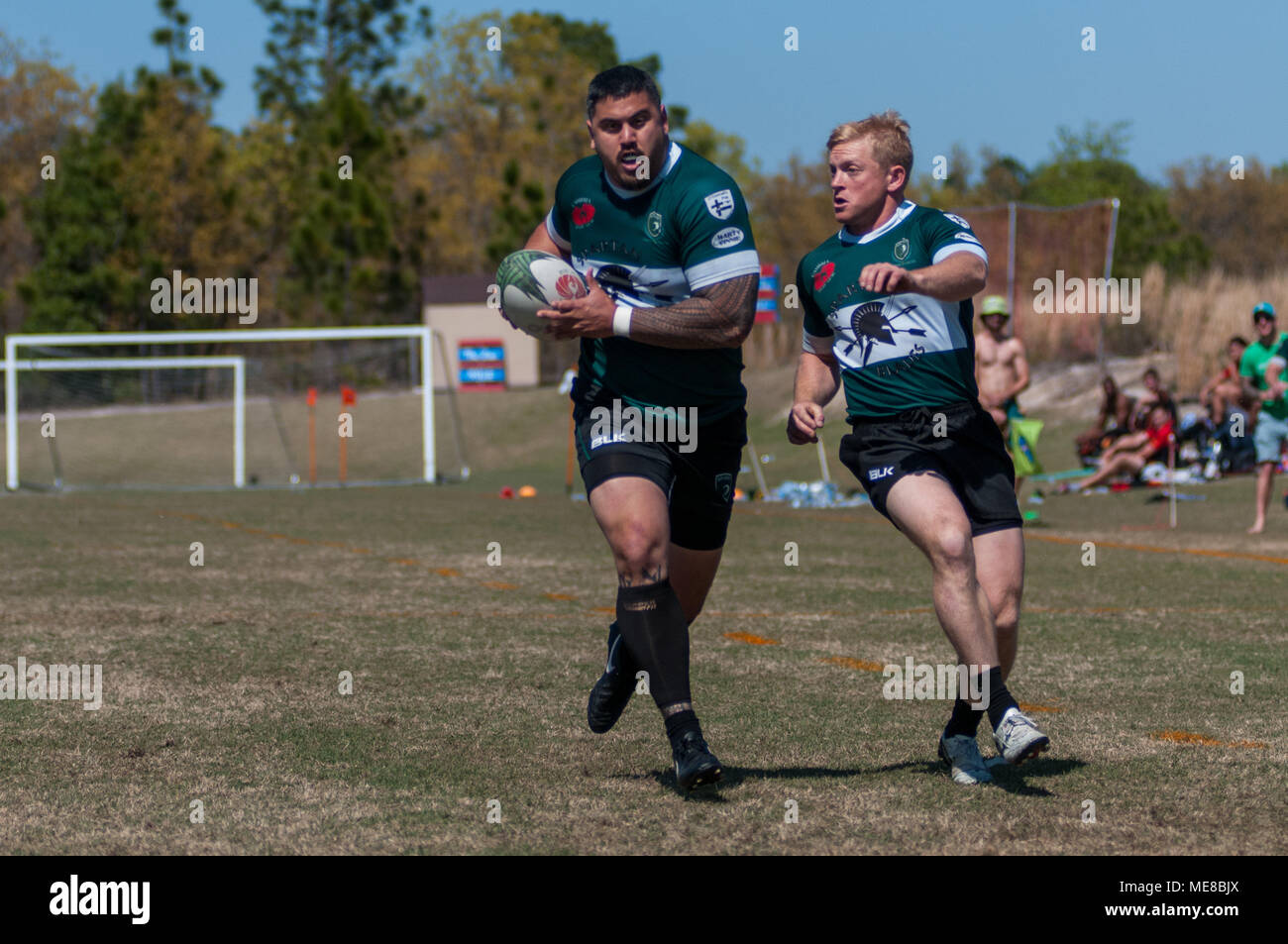 Southern Pines, N.C, USA. 13 avr, 2018. 21 avril 2018 - Southern Pines, NC, USA - Southern Pines Grand Travis Cônes Matagi gronde le pitch pour un essai contre les renégats d'Atlanta Rugby Football Club, dans les Carolines Rugby Union géographique championnat à la National Athletic Village. Southern Pines a battu Atlanta, 46-18, de demander la division 2 du championnat de l'Union de la Caroline. Les deux équipes passer à l'Afrique du championnat, 5-6 mai, le long avec des équipes provenant de la Floride, de la Géorgie, et les syndicats sud, comme la voie d'une division nationale 2 titre continue. (Crédit Image : © Timothy L. Hale via Z Banque D'Images