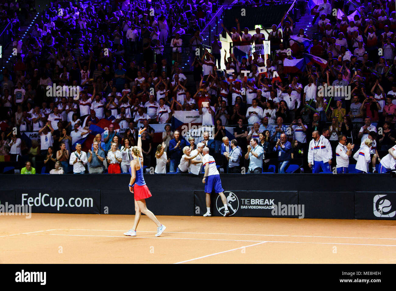 Le joueur de tennis tchèque Petra Kvitova en action pendant la demi-finale de Fed Cup contre l'Allemagne. Banque D'Images