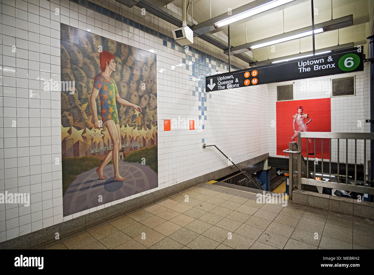 David Bowie photos & graphiques à l'arrêt de métro Broadway - Lafayette dans Greenwich Village à Manhattan, New York City Banque D'Images