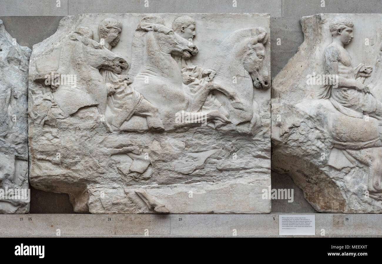 Londres. L'Angleterre. British Museum, frise du Parthénon (Parthénon), cavaliers du Sud, frise du Parthénon sur l'Acropole à Athènes, ca. Banque D'Images
