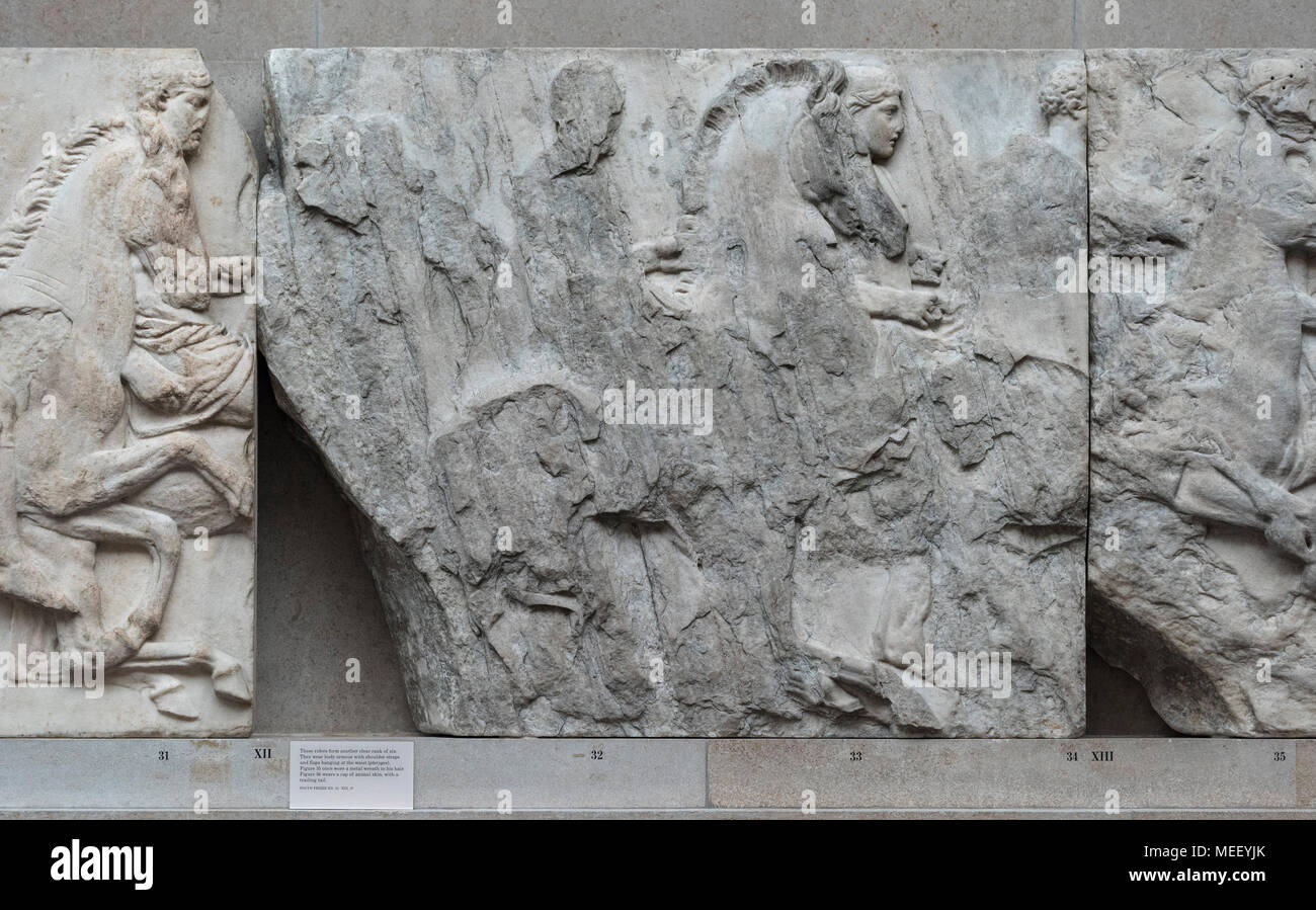 Londres. L'Angleterre. British Museum, frise du Parthénon (Parthénon), cavaliers du Sud, frise du Parthénon sur l'Acropole à Athènes, ca. Banque D'Images