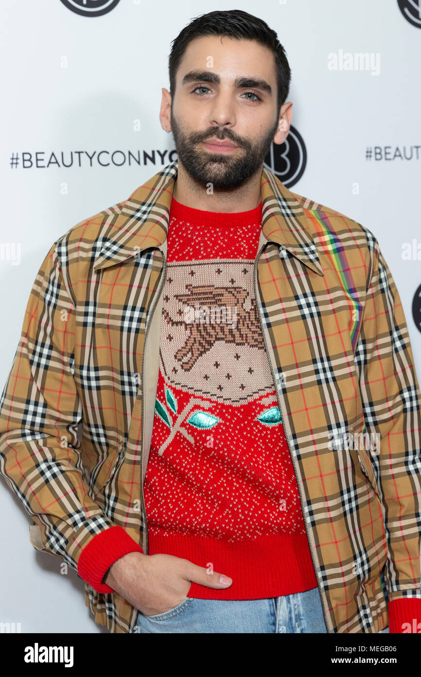 New York, NY - 21 Avril 2018 : Phillip Picardi assiste à Beautycon au festival Jacob Javits Center Banque D'Images