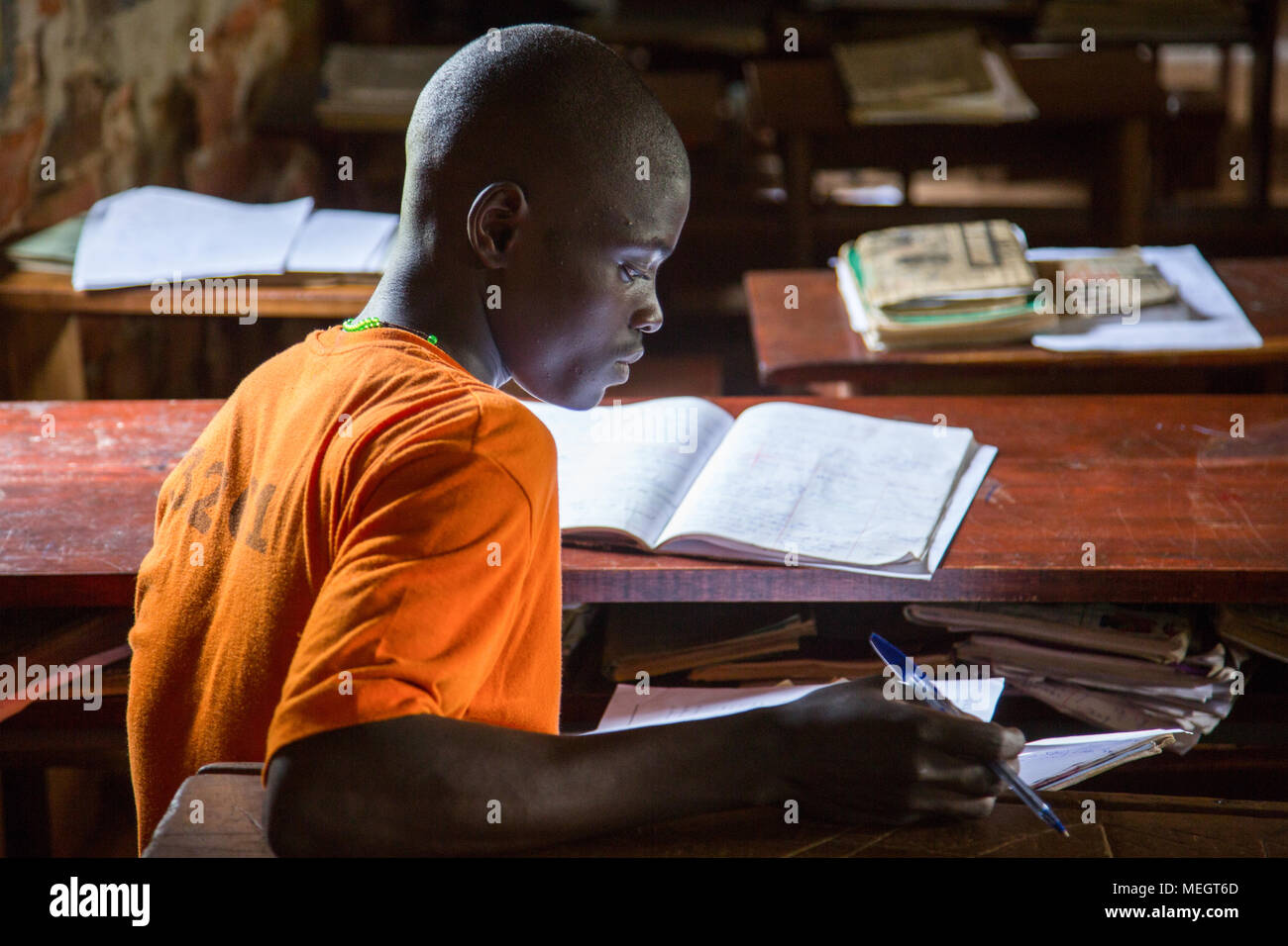 Jeune étudiant en Ouganda Banque D'Images