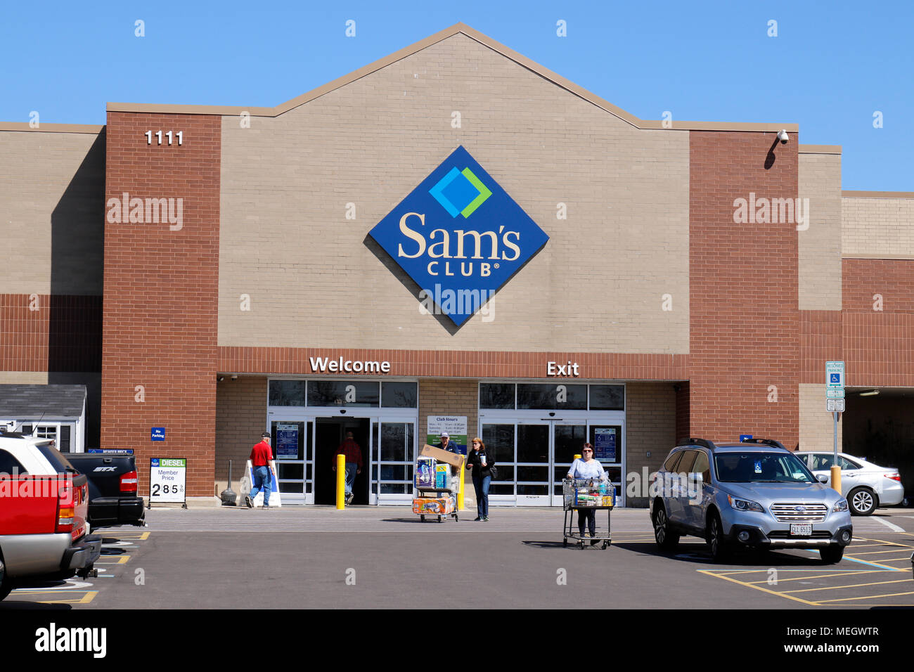 Dayton - Circa Avril 2018 : Sam's Club Entrepôt. Sam's Club est une chaîne de magasins appartenant à des membres seulement Walmart II Banque D'Images