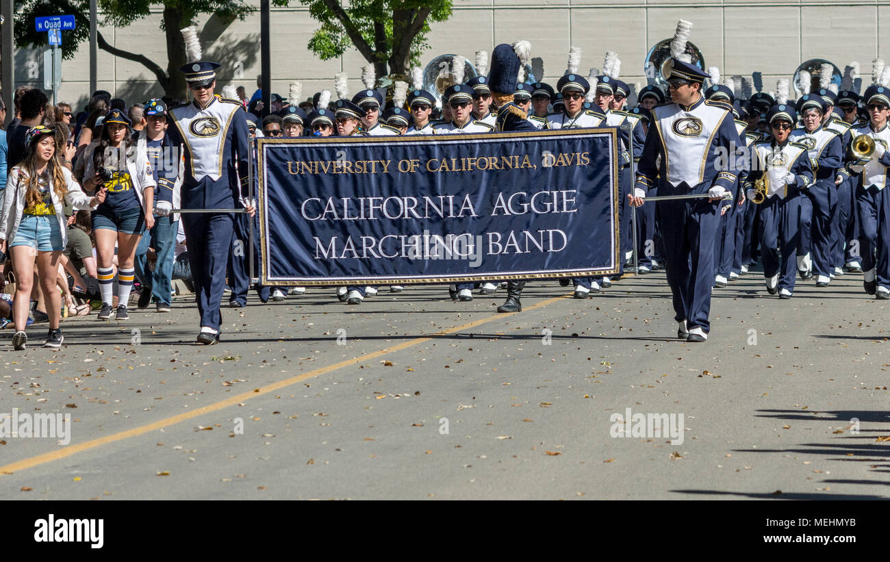 Davis, Californie, U.S.A. 21avril 2017. Californie Aggie Marching Band lors du défilé de la UC Davis journée pique-nique annuel. Pique-nique est un jour heureux à l'Université de Ca Banque D'Images