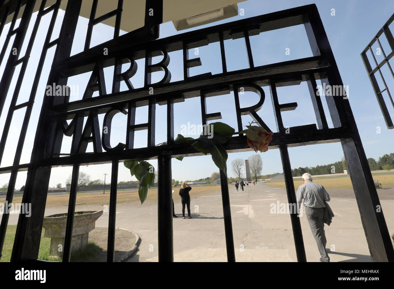Sachsenhausen, Allemagne, 22 avril 2018. Les gens prennent part à la cérémonie du souvenir à l'ancien camp de concentration de Sachsenhausen. Dpa : Crédit photo alliance/Alamy Live News Banque D'Images