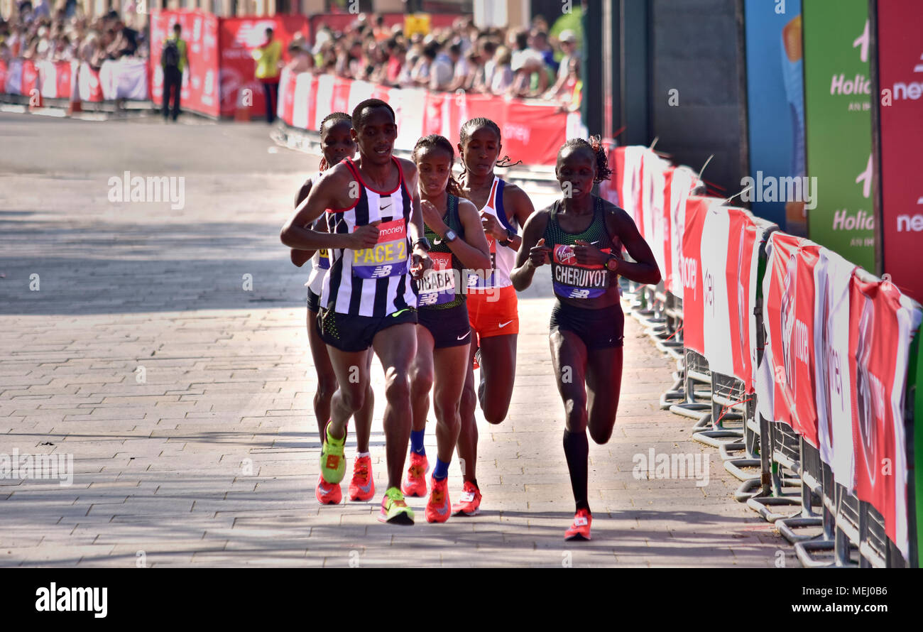 Londres, Royaume-Uni. 22 avr, 2018. La Vierge Argent Marathon de Londres 2018 LondonMarathon ; # porteur ; Credit : Marcin Libera/Alamy Live News Banque D'Images