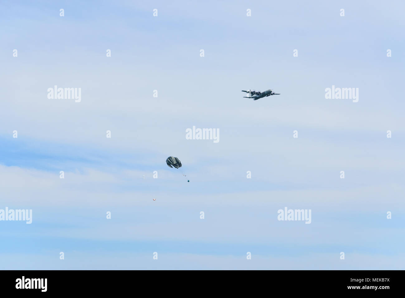 La RAF pratiques une chute de Studland Bay air, Dorset Banque D'Images