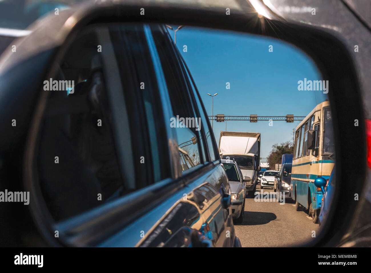 Liège sur la route à la sortie de Kiev dans la direction de Kiev. Banque D'Images