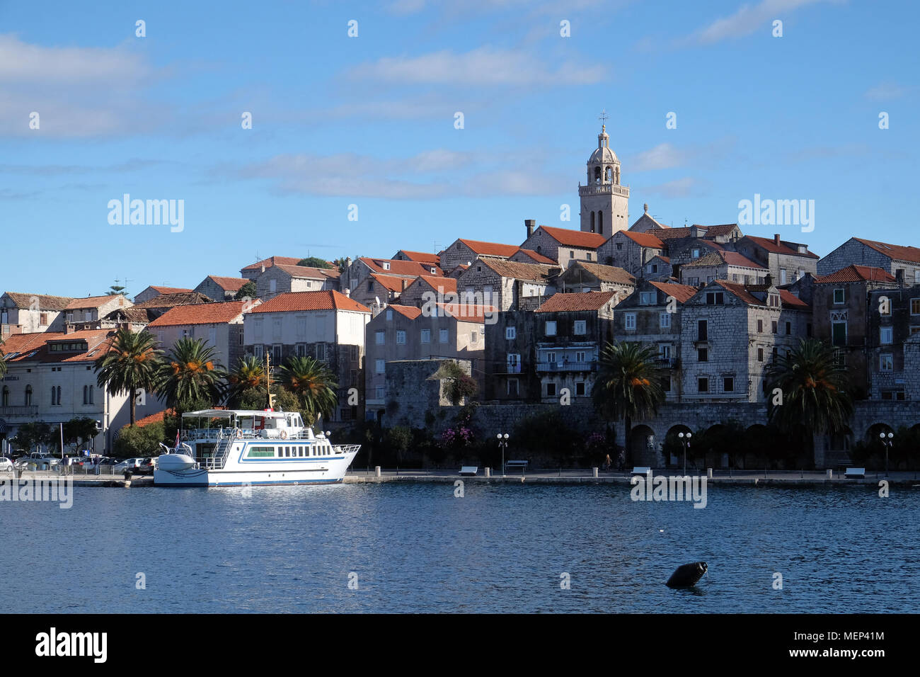 Vue du front de mer pittoresque ville dalmate médiévale de Korcula, la culture croate et destination historique. Banque D'Images