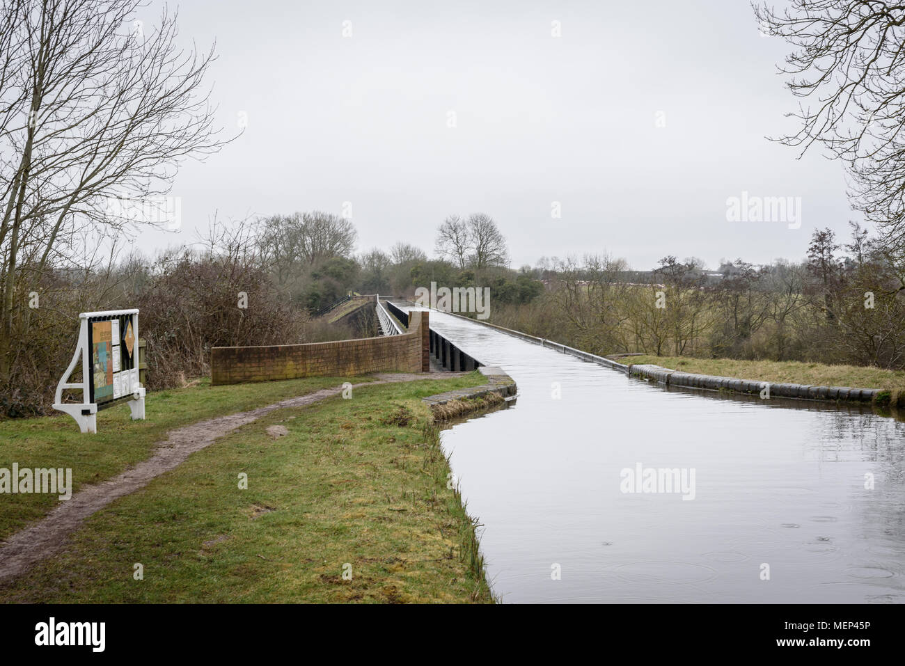 Le canal à côté de l'Aqueduc Edstone Banque D'Images