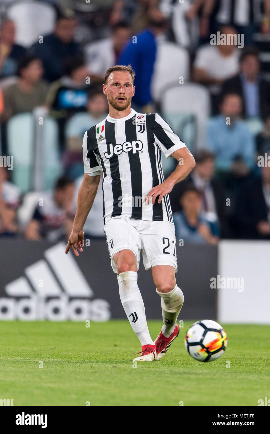 Benedikt Howedes de la Juventus, lors de la 'Serie' italien un match entre la Juventus 0-1 Napoli de Allianz Stadium le 22 avril 2018 à Turin, Italie. (Photo de Maurizio Borsari/AFLO) Banque D'Images