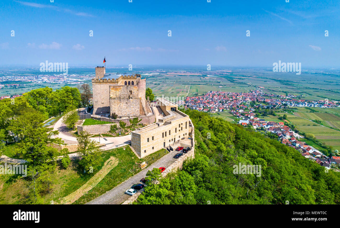 Hambacher Schloss ou château de Hambach, vue aérienne. La Rhénanie-Palatinat en Allemagne. Banque D'Images