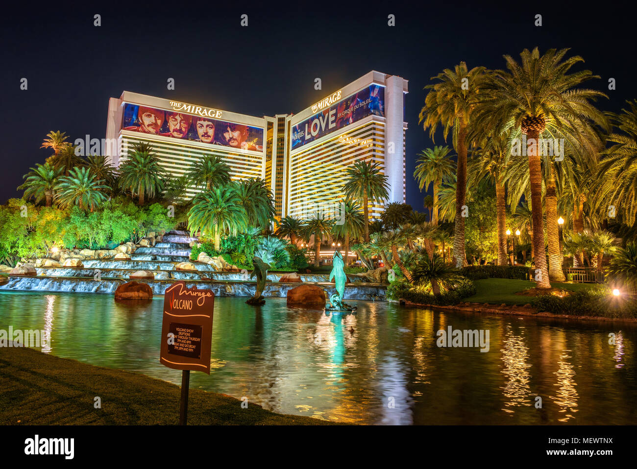 L'hôtel Mirage dans la nuit à Las Vegas Banque D'Images