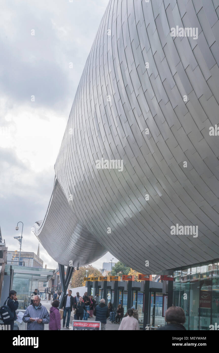 Gare routière de Slough par Bblur architectes: Phillip Roberts Banque D'Images