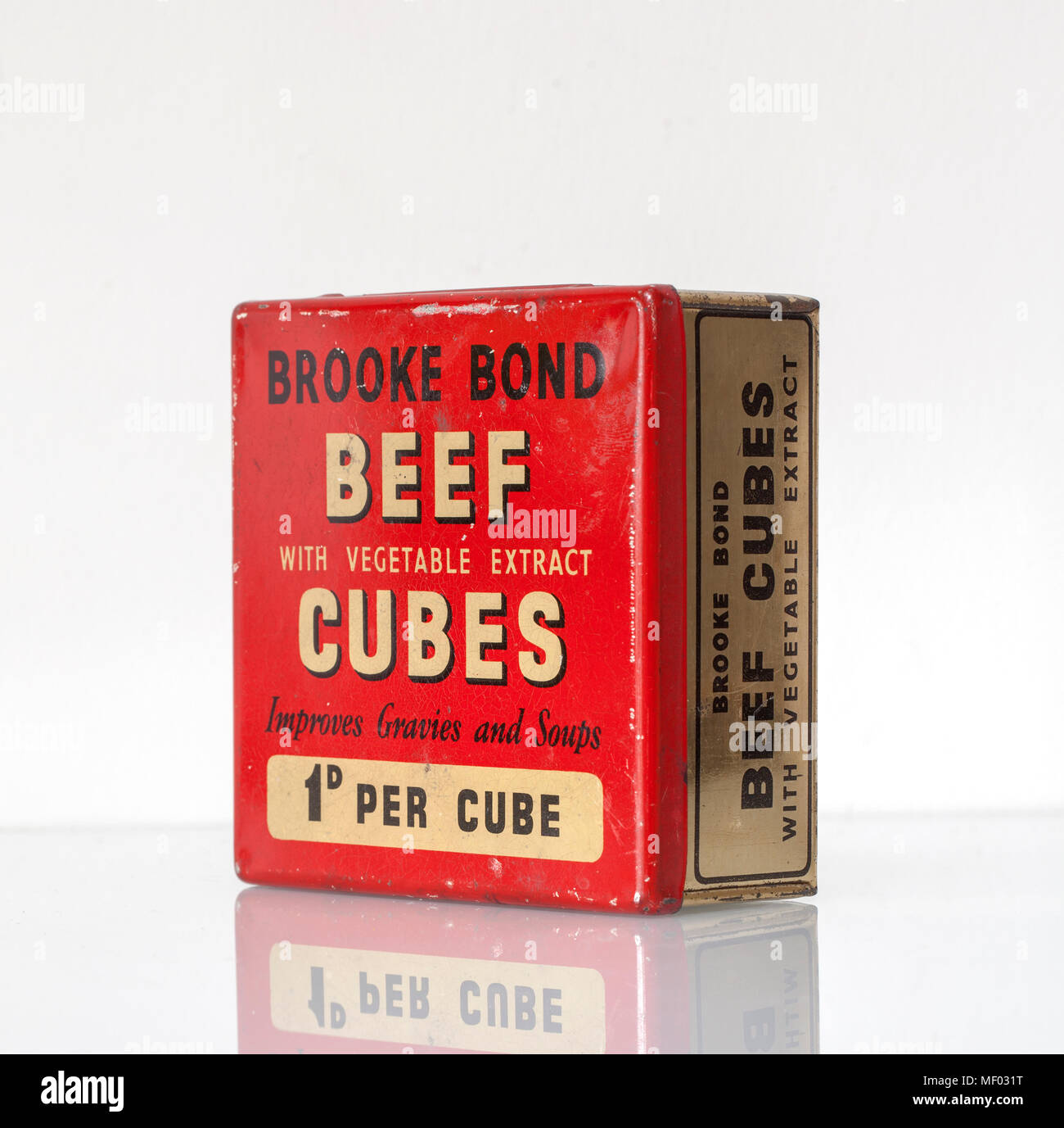 Un Vintage Tin de Brooke Bond Cubes de boeuf Banque D'Images