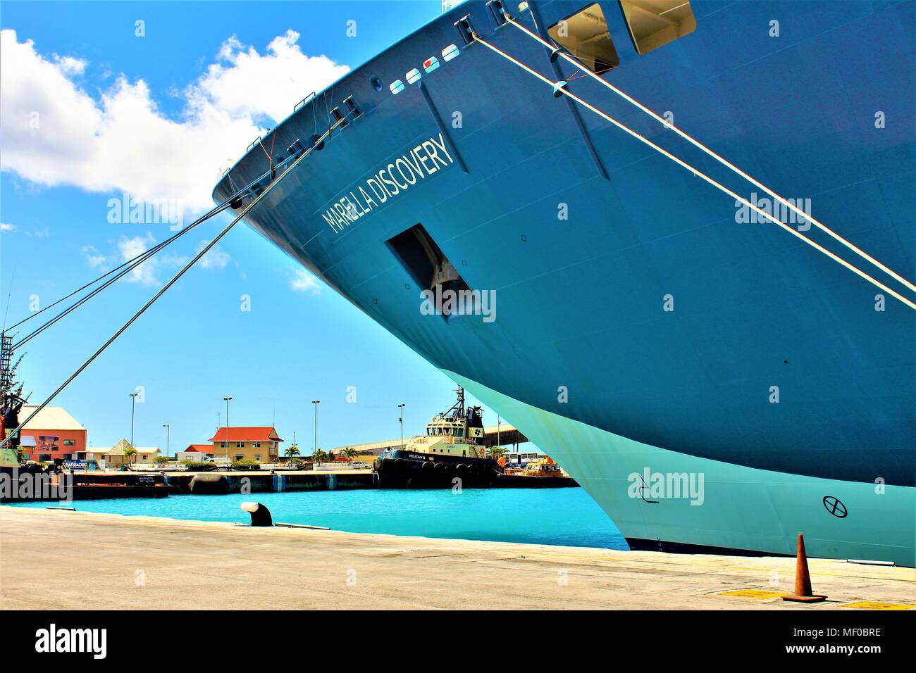 La Marella Discovery (TUI - anciennement Thomson) croisière bateau amarré dans le port de Bridgetown, Barbade, février 2018. Banque D'Images