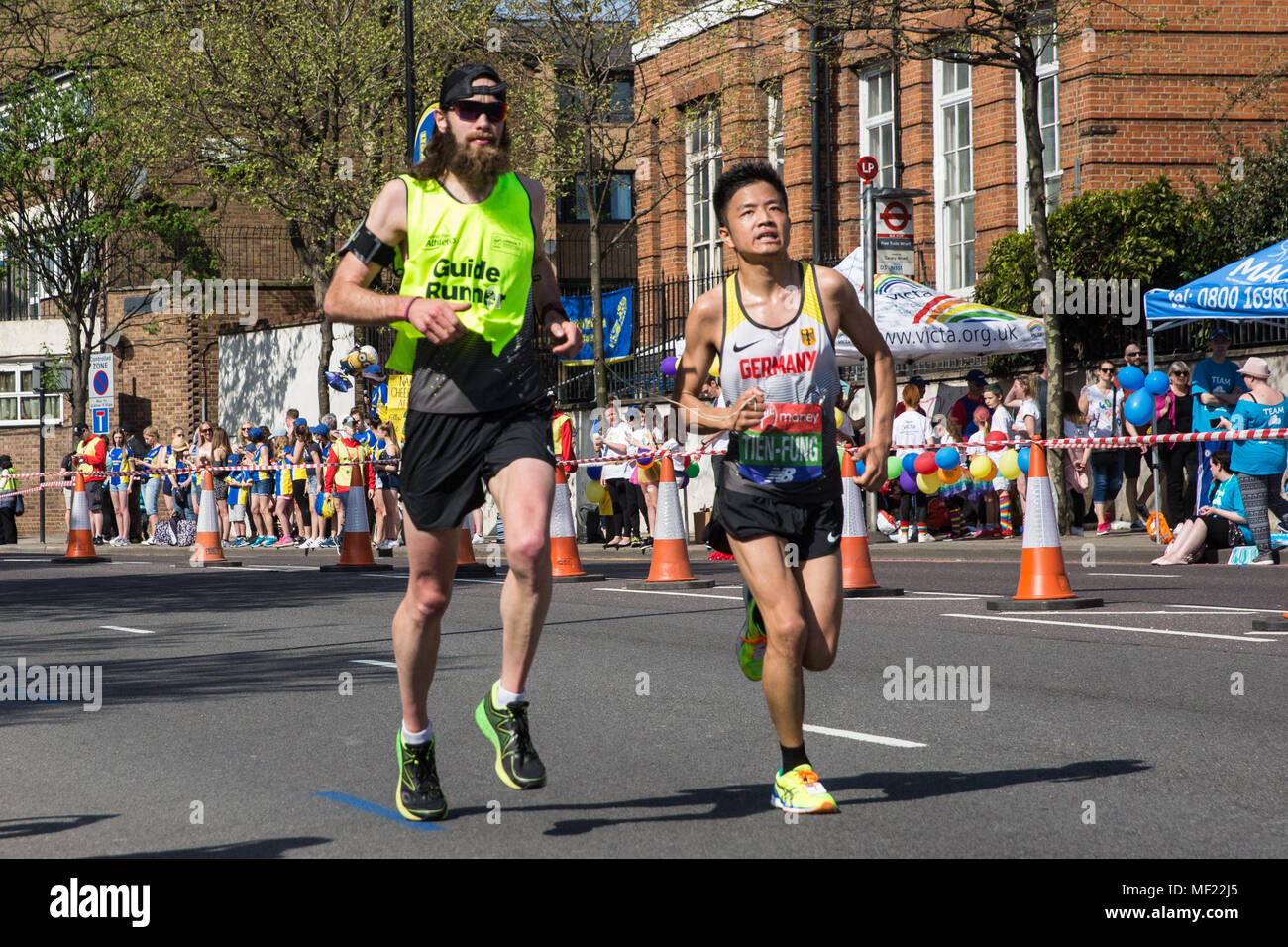 Londres, Royaume-Uni. 22 avril, 2018. Tien-Fung Yap de l'Allemagne en concurrence dans le monde Para athlétisme marathon, épreuve de la Coupe du Monde 2018 au Marathon de Londres. Banque D'Images