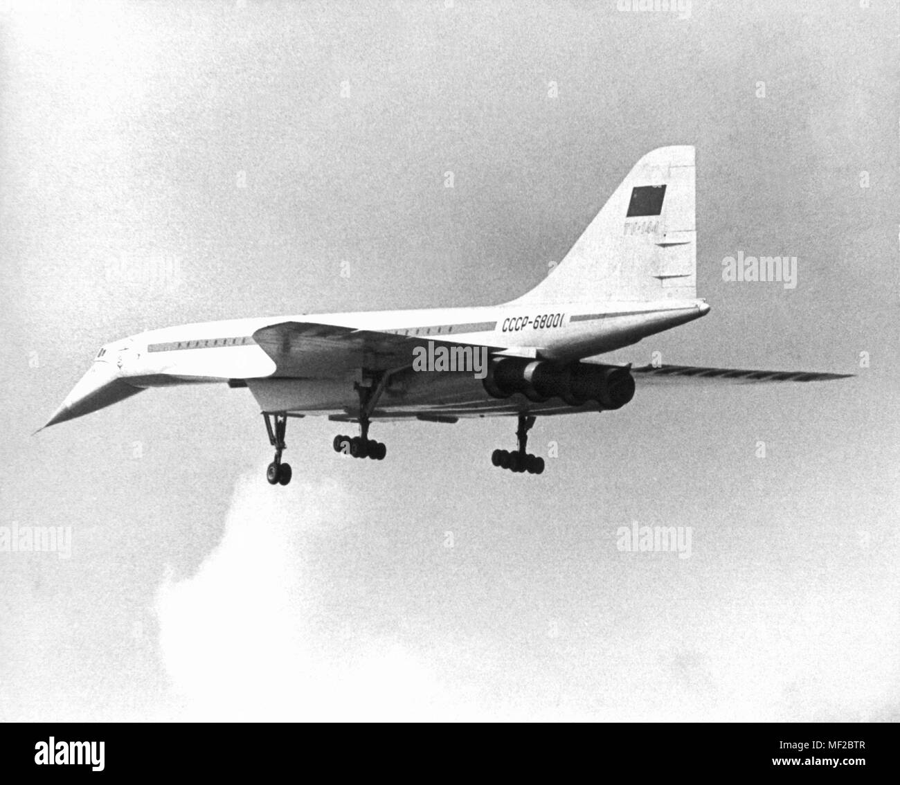 Un avion supersonique soviétique du type TU 144 est le 19.4.1972 dans l'approche de l'aéroport Hannover-Langenhagen. Dans le monde d'utilisation | Banque D'Images