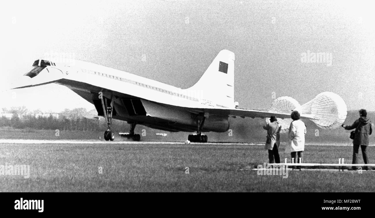 Un avion supersonique soviétique du type TU 144 après le débarquement le 19 avril 1972 sur l'aéroport Hannover-Langenhagen, deux jours avant le début de l'aviation d'Hanovre. Dans le monde d'utilisation | Banque D'Images