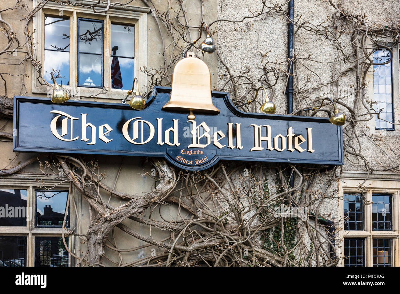 Inscrivez-vous sur the Old Bell Hotel à Malmesbury déclare qu'il est le plus vieil hôtel de l'Angleterre, Wiltshire, Royaume-Uni Banque D'Images