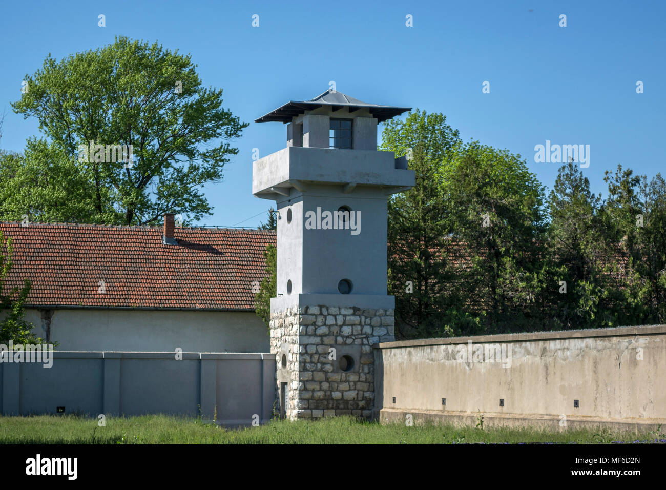 NIS, Serbie - avril 21, 2018, un camp de concentration avec tour de guet, l'histoire de l'image concept Banque D'Images