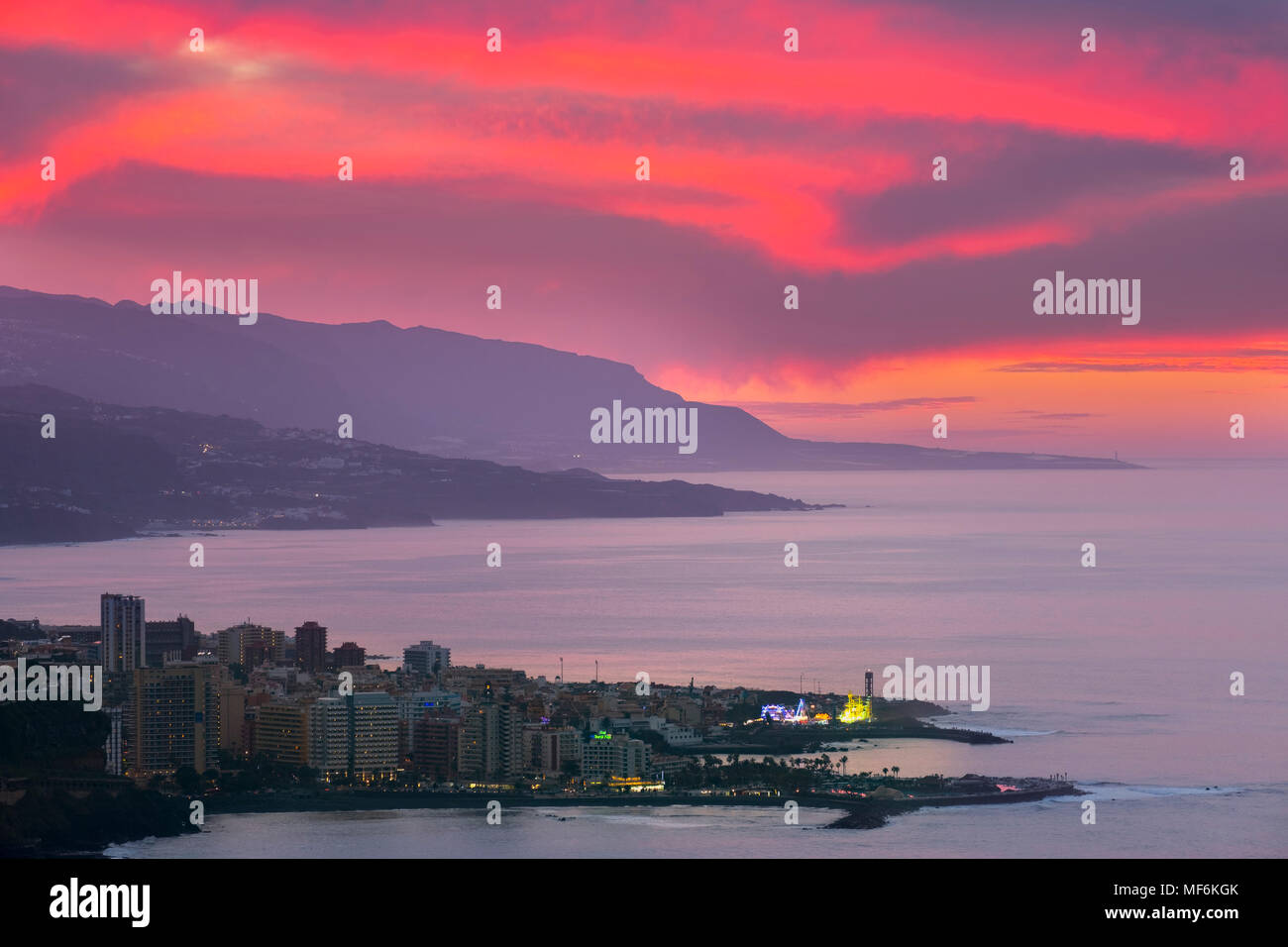 Le coucher du soleil, Puerto de la Cruz, Tenerife, Canaries, Espagne Banque D'Images