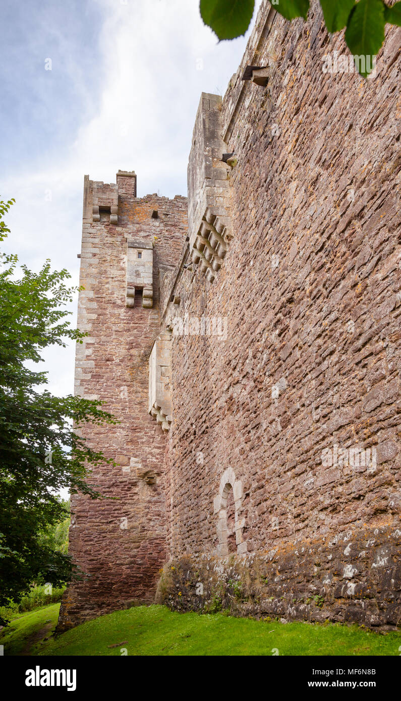 Cité médiévale Château de Doune, Stirling District of Central Scotland, UK, célèbre pour être un lieu de tournage de la comédie Monty Python et le Saint Grai Banque D'Images