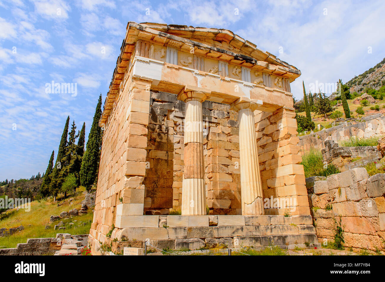 Du Trésor d'Athènes à Delphes, un site archéologique en Grèce, au Mont Parnasse. Delphes est célèbre par l'oracle sur le sanctuaire dédié à Ap Banque D'Images