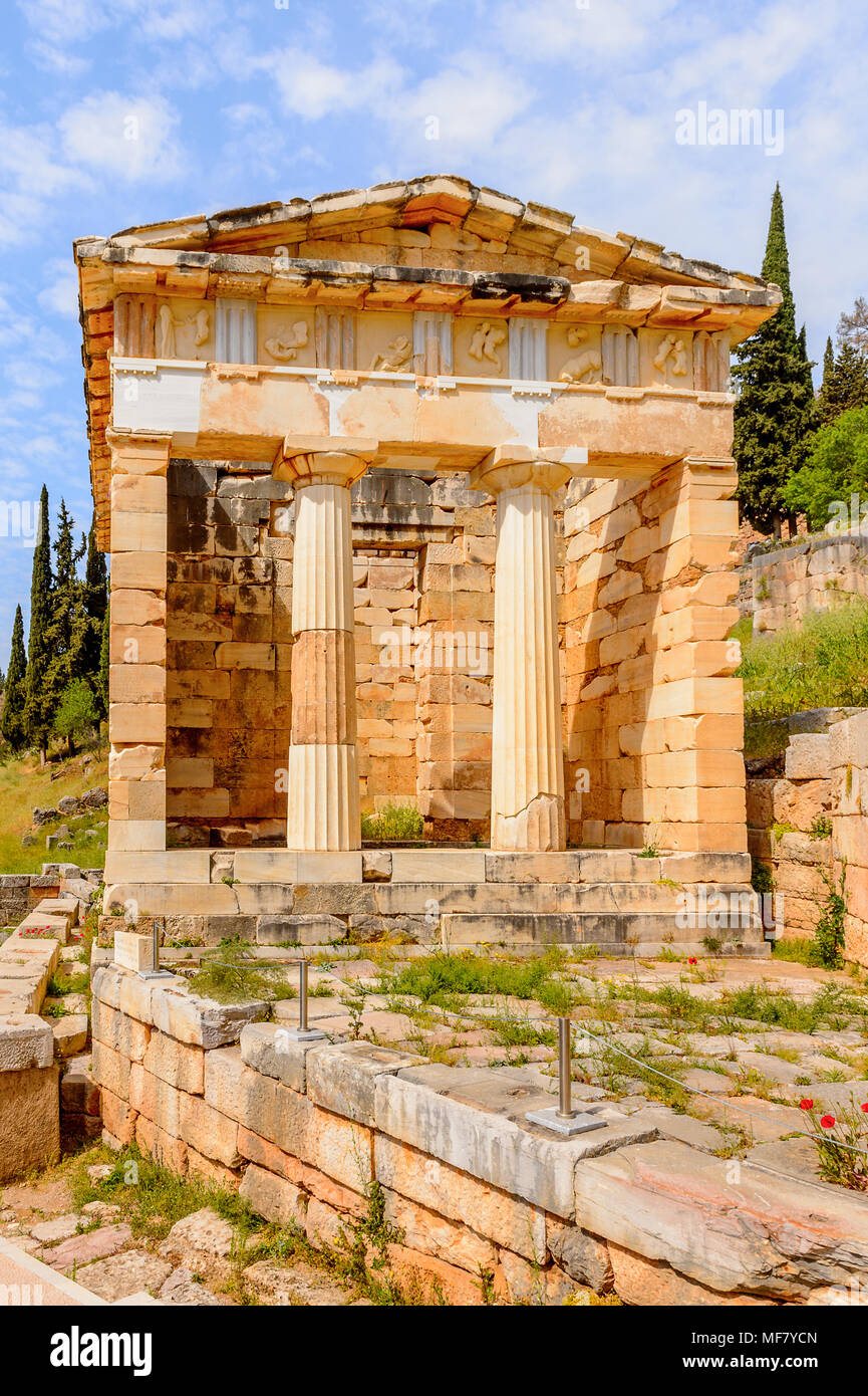 Du Trésor d'Athènes à Delphes, un site archéologique en Grèce, au Mont Parnasse. Delphes est célèbre par l'oracle sur le sanctuaire dédié à Ap Banque D'Images