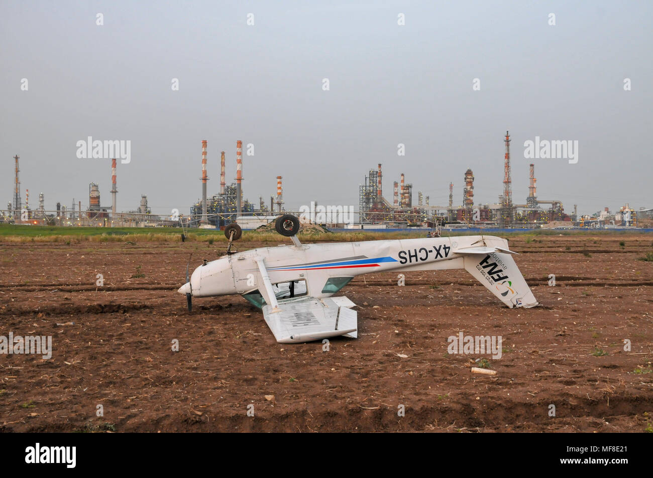 Atterrissage en catastrophe d'un Reims-Cessna F152 II (4X-CHS) à Haïfa, en Israël le 22 mars 2018 Banque D'Images