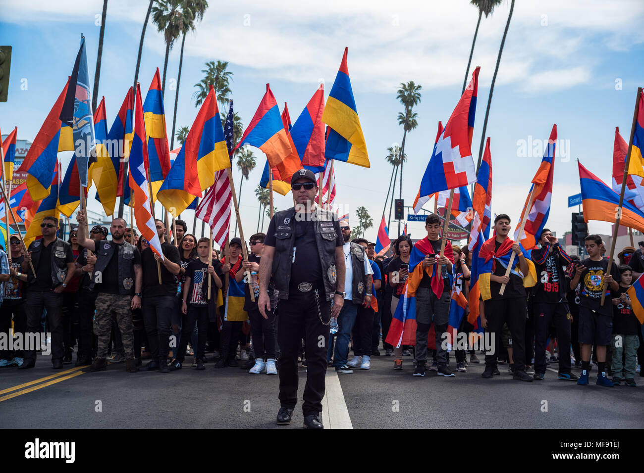 Los Angeles, USA. 24 avril 2018. Des milliers de manifestants à Los Angeles à l'occasion de 103e anniversaire du génocide des Arméniens Crédit : Nick Savander/Alamy Live News Banque D'Images