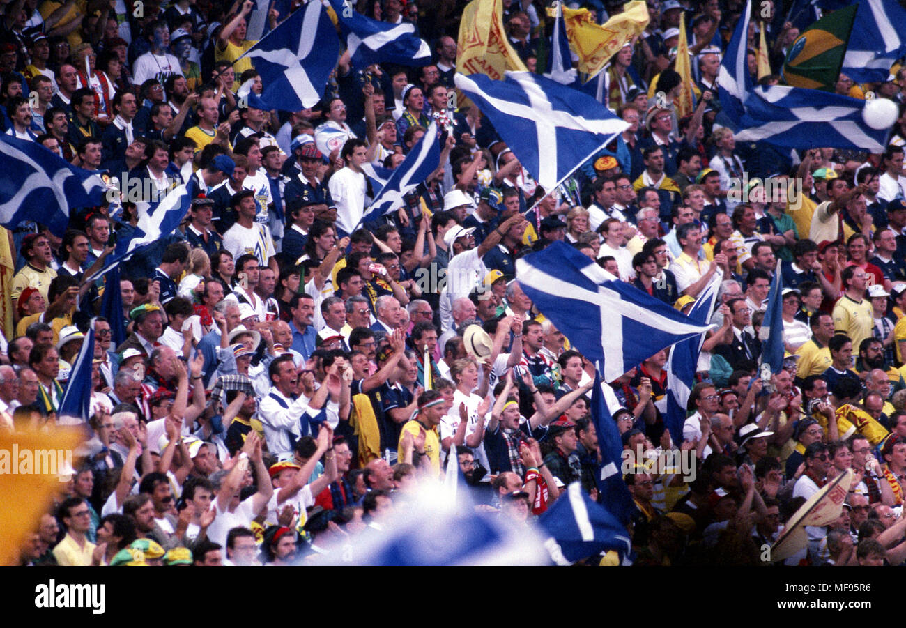 Coupe du Monde FIFA - Italia 1990 20.6.1990, Stadio Delle Alpi, Turin, Italie. Brésil v en Écosse. Les partisans de l'Écosse. Banque D'Images