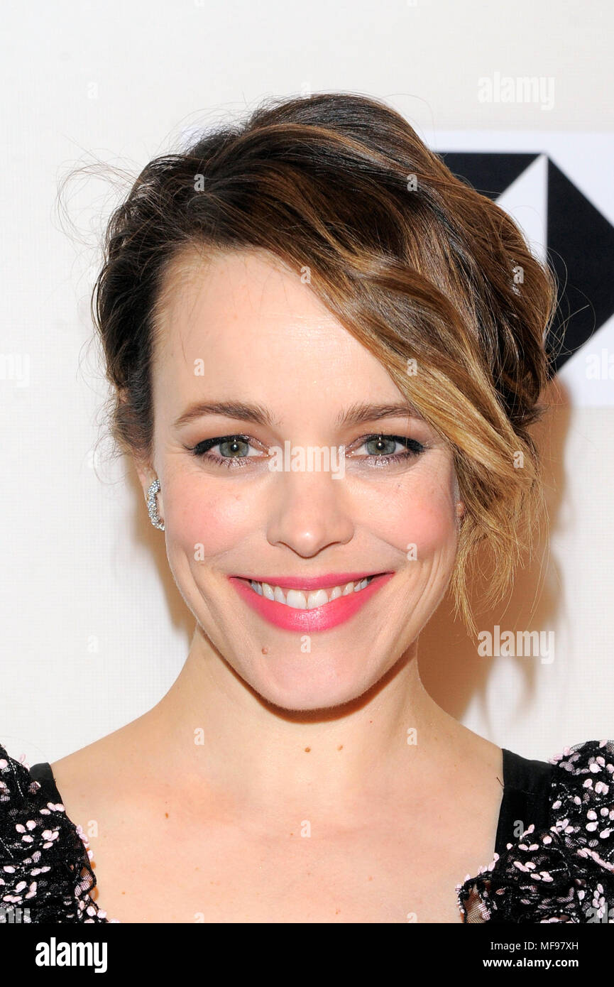 New York, USA. 24 avril, 2018. Actrice Rachel McAdams assiste à la 'Disobedience' premiere pendant le Festival du film de Tribeca 2018 au CCMB Tribeca PAC le 24 avril 2018 à New York. Credit : Ron Adar/Alamy Live News Banque D'Images