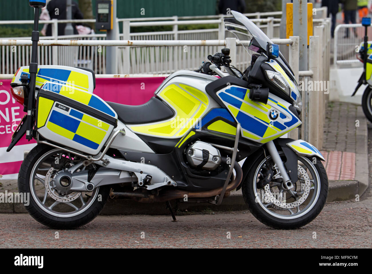 La police routière moto BMW sans rouler Photo Stock - Alamy