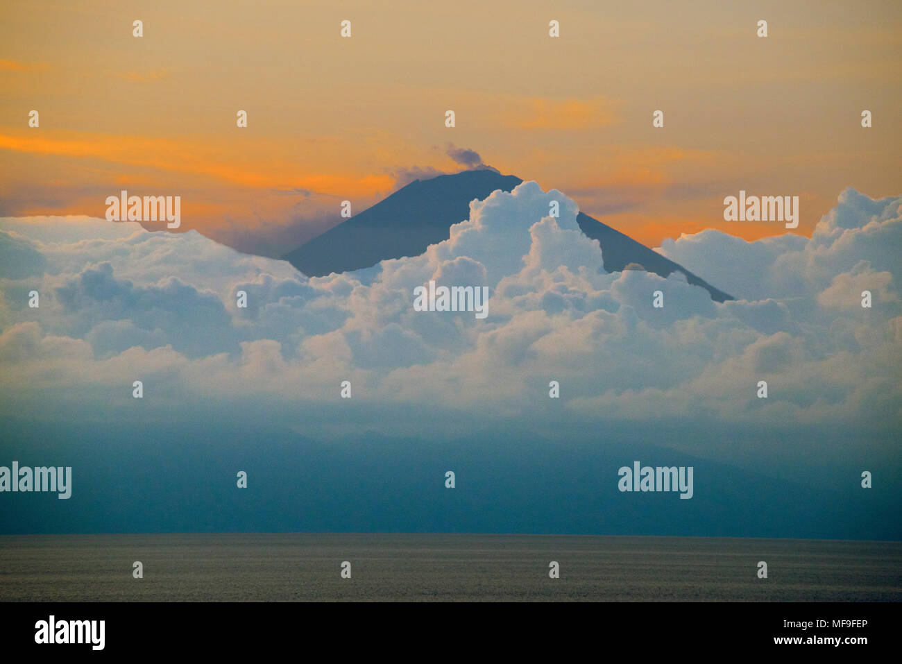 Mont Rinjani aube lumière Lombok en Indonésie Banque D'Images