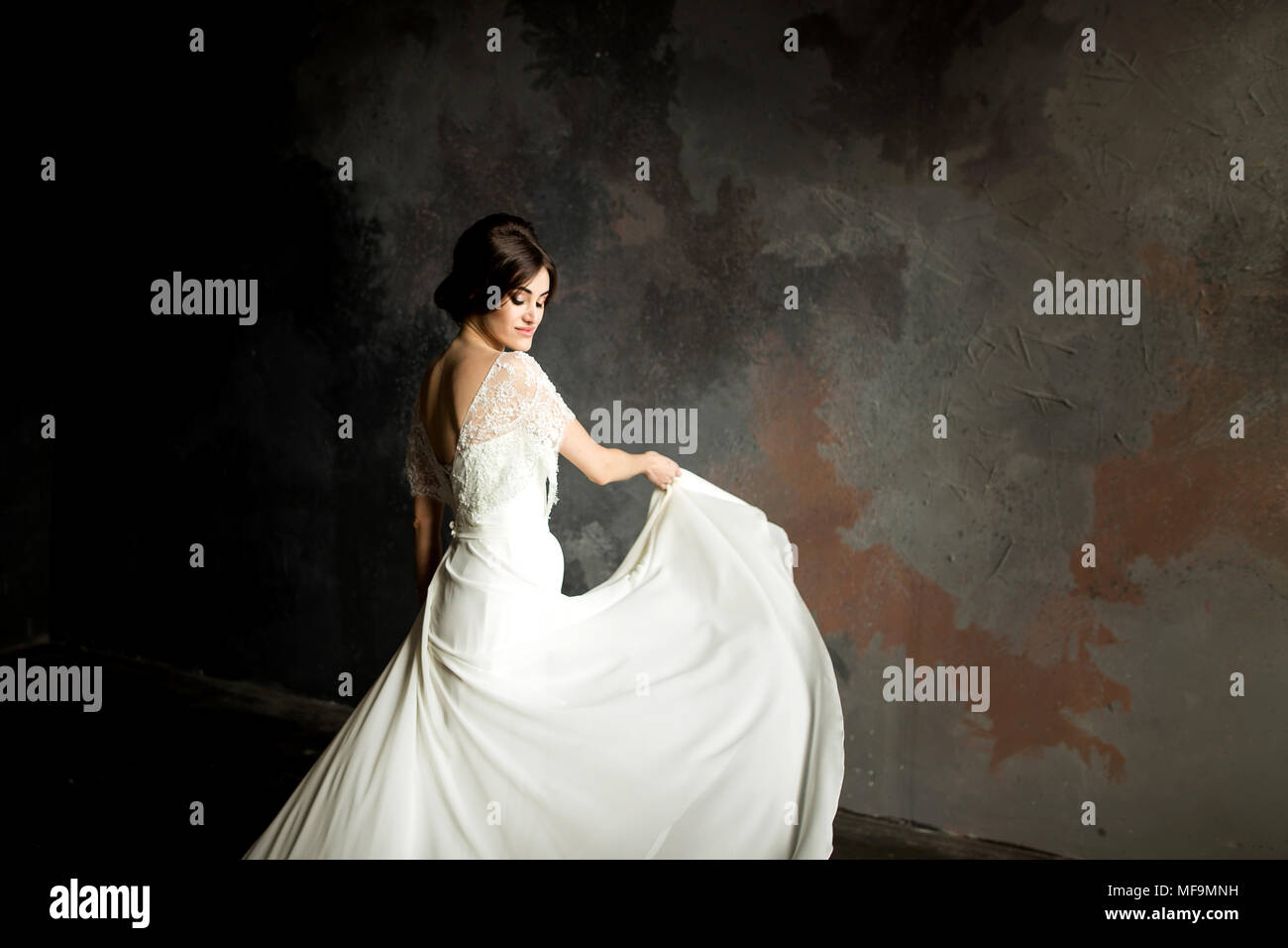 Portrait of de mariée en robe blanche de mariée. les frais. Banque D'Images