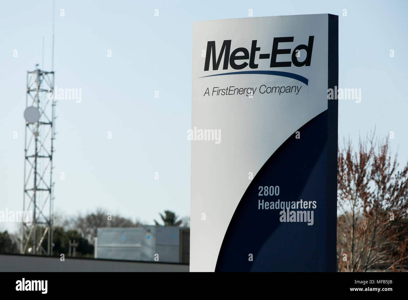 Un logo affiche à l'extérieur du siège de Met-Ed, filiale de FirstEnergy, à Reading, Pennsylvanie, le 22 avril 2018. Banque D'Images