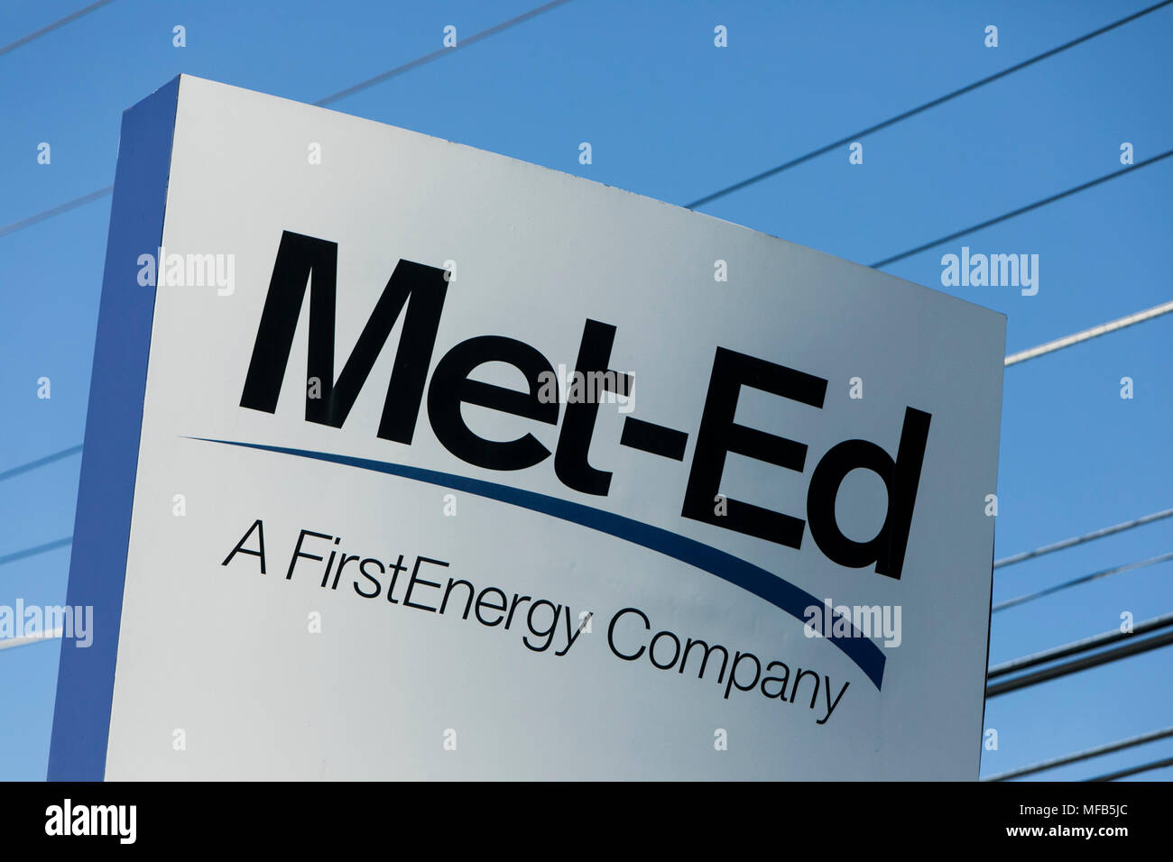 Un logo affiche à l'extérieur du siège de Met-Ed, filiale de FirstEnergy, à Reading, Pennsylvanie, le 22 avril 2018. Banque D'Images
