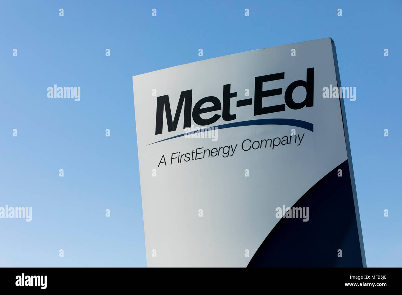 Un logo affiche à l'extérieur du siège de Met-Ed, filiale de FirstEnergy, à Reading, Pennsylvanie, le 22 avril 2018. Banque D'Images