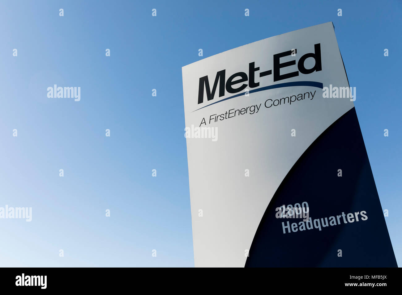 Un logo affiche à l'extérieur du siège de Met-Ed, filiale de FirstEnergy, à Reading, Pennsylvanie, le 22 avril 2018. Banque D'Images