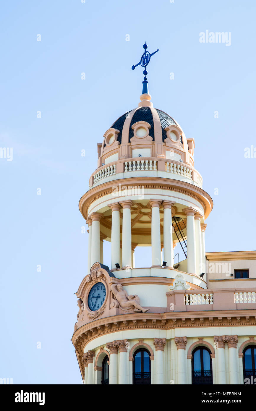 Immeuble sur Gran Via (Grande Voie), Madrid, Espagne. Gran Via est connue sous le nom de la rue