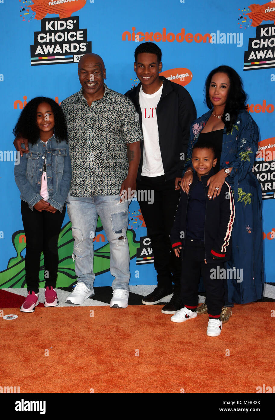 Le Nickelodeon Kids' Choice Awards 2018 EN VEDETTE : Mike Tyson, Lakiha Spicer Tyson, Milan, Miguel Leon Tyson Tyson, le Maroc où : Inglewood, California, United States Quand : 24 Mar 2018 Crédit : FayesVision/WENN.com Banque D'Images