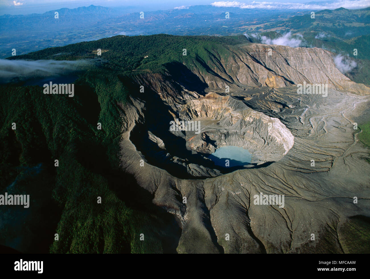 Volcan Poas Vue aérienne de Crater Lake et Parc National Poas, Costa Rica Banque D'Images
