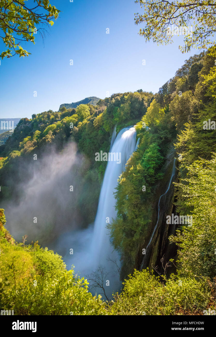 Terni (Ombrie, Italie) -La Cascata delle Marmore est un parc touristique avec une cascade. La chute de la rivière Velino est au total 165 mètres de hauteur Banque D'Images