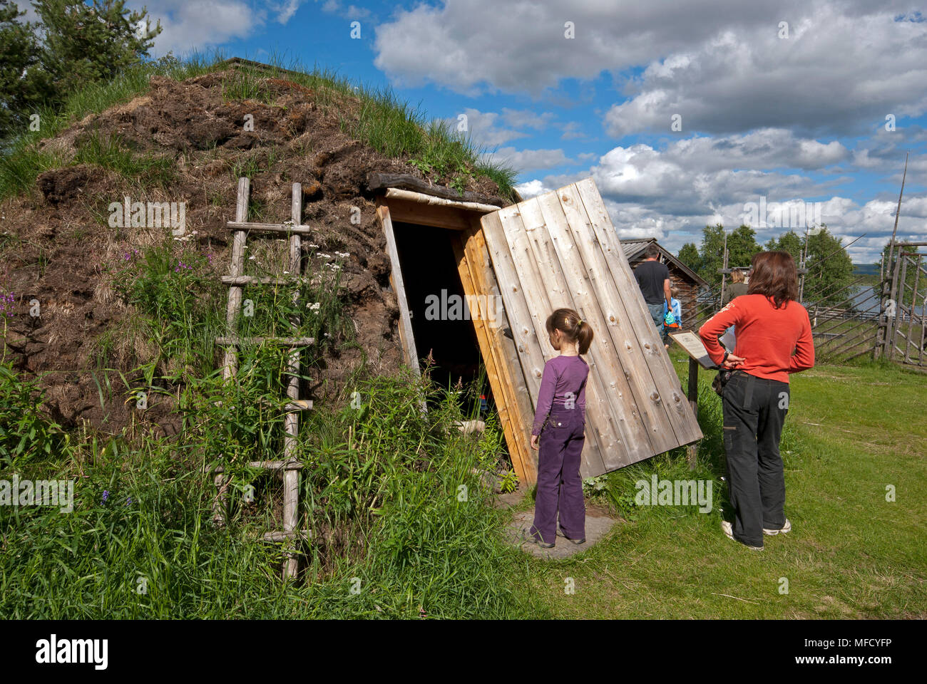 Sami Sami dans maison typique (musée Siida Sami Nutti), Jukkasjarvi, comté de Norrbotten, en Suède Banque D'Images