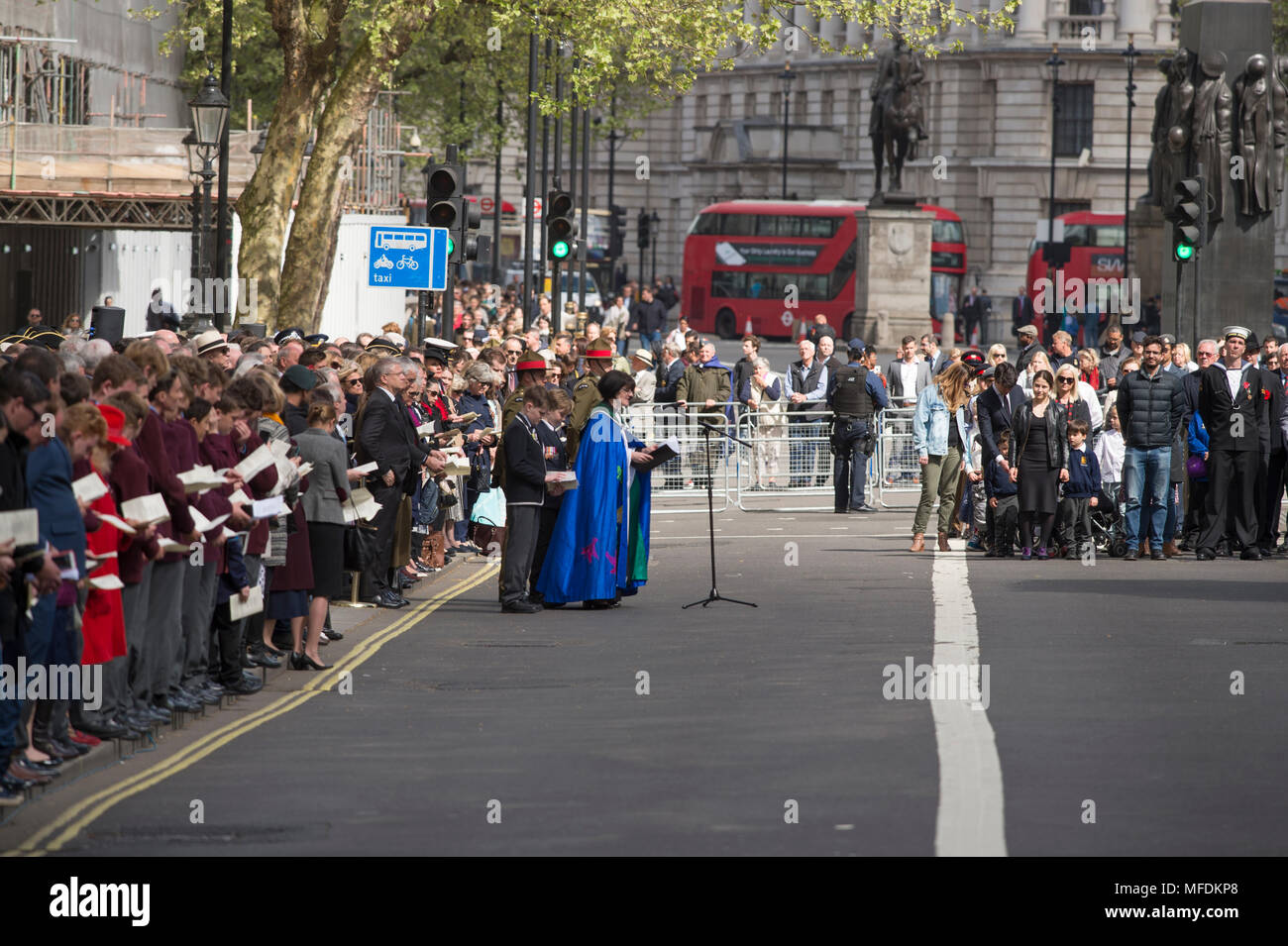 Le Cénotaphe de Whitehall, Londres, Royaume-Uni. 25 avril, 2018. Service de l'Anzac Day est tenue au cénotaphe de 11h00 à Londres avec le prince Harry. Credit : Malcolm Park/Alamy Live News. Banque D'Images