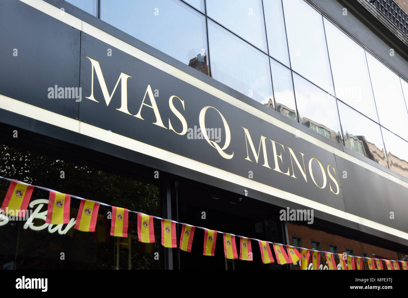 Q Mas Menos Spanish restaurant et bar à tapas, Londres, Royaume-Uni. Banque D'Images